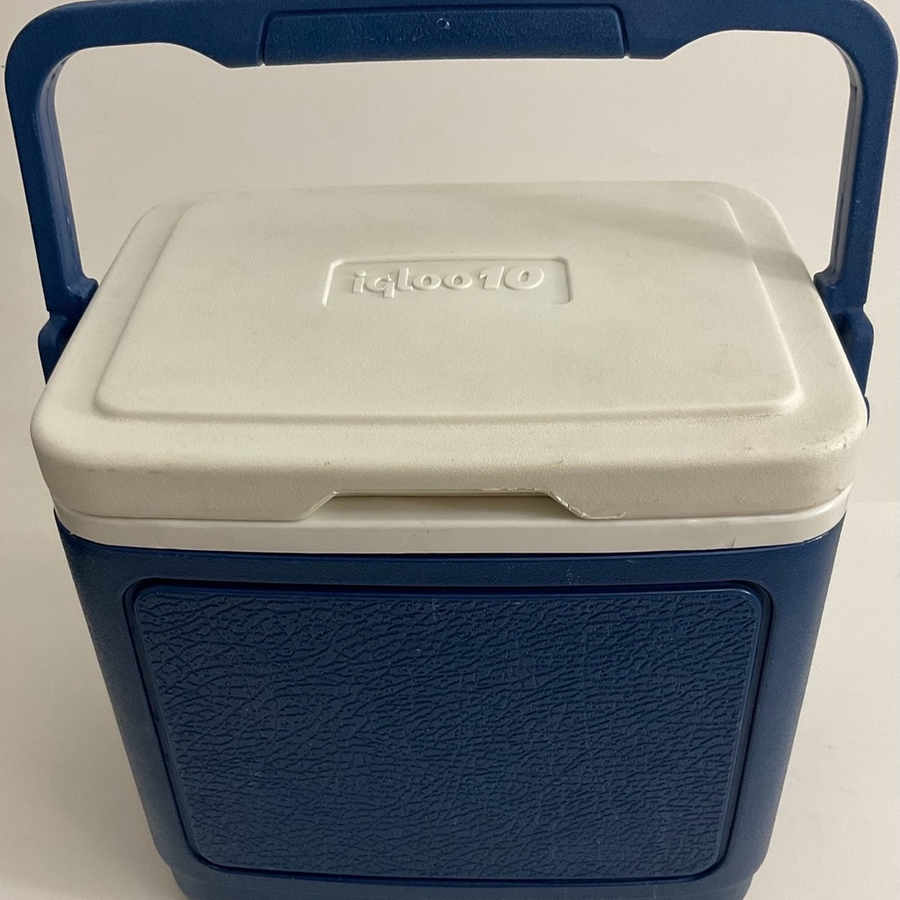 Igloo Blue White Pro Kennex Beverage Cooler